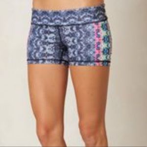 Prana S Luminate grey bloom shorts